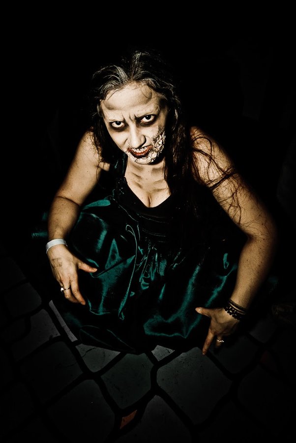 zombie-prom-12.jpg